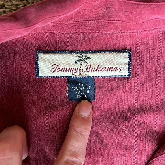 Tommy Bahama XL 100%‎ Silk Palm Tree Button Down - Picture 2 of 4